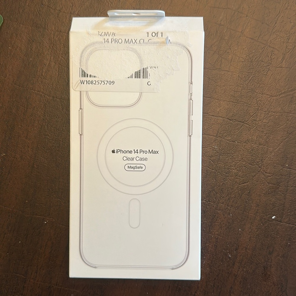 Clear iPhone 14 Pro Max case with MagSafe, Apple brand